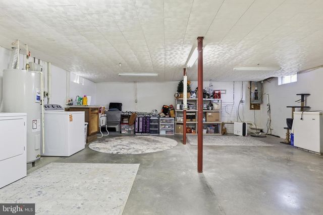 22 SPRUCE LN, New Oxford, PA 17350