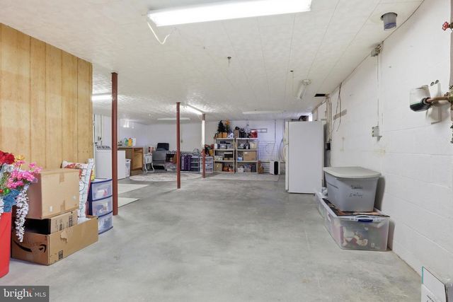 22 SPRUCE LN, New Oxford, PA 17350