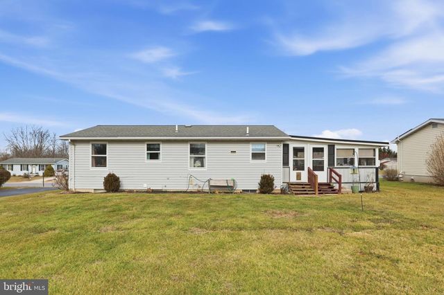 22 SPRUCE LN, New Oxford, PA 17350