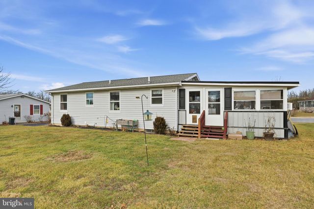 22 SPRUCE LN, New Oxford, PA 17350