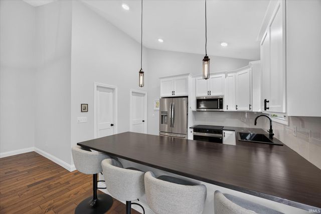 953 S Romans Way, Bloomington, IN 47401