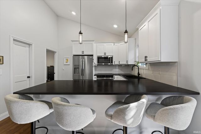 953 S Romans Way, Bloomington, IN 47401