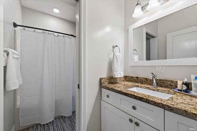 953 S Romans Way, Bloomington, IN 47401