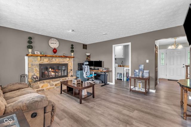 241 S County Road 450 W, Danville, IN 46122