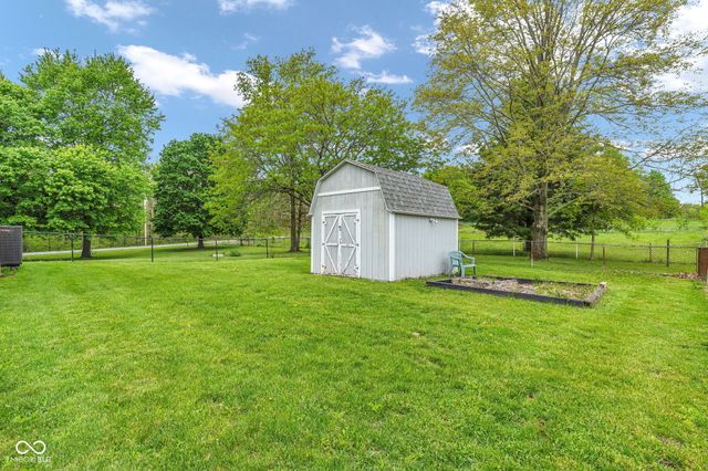 241 S County Road 450 W, Danville, IN 46122