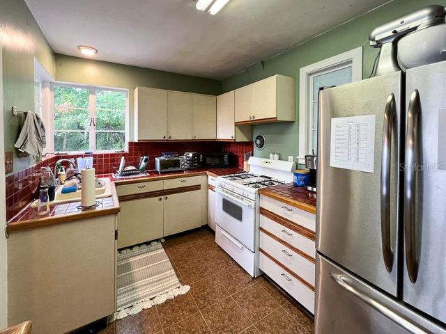 929 NW 22ND STREET, Gainesville, FL 32603