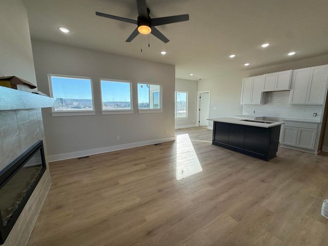 5488 N Toben Dr, Bel Aire, KS 67226