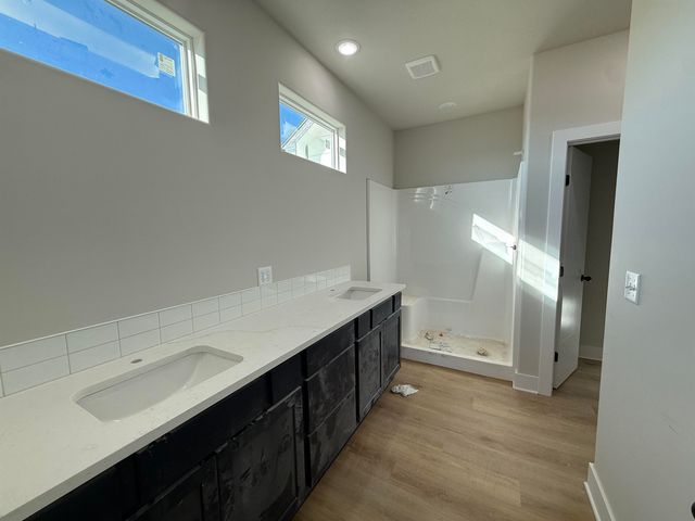 5488 N Toben Dr, Bel Aire, KS 67226