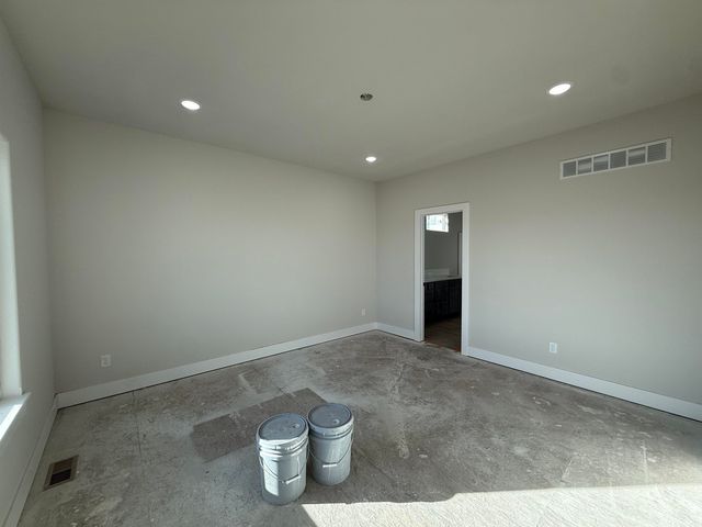 5488 N Toben Dr, Bel Aire, KS 67226