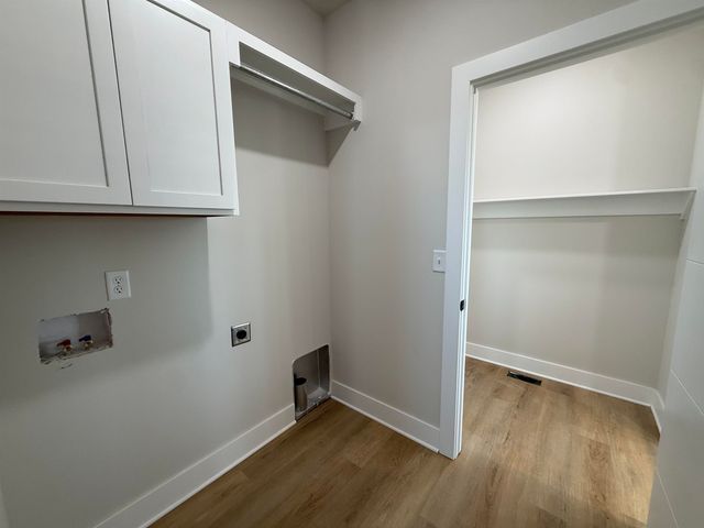 5488 N Toben Dr, Bel Aire, KS 67226