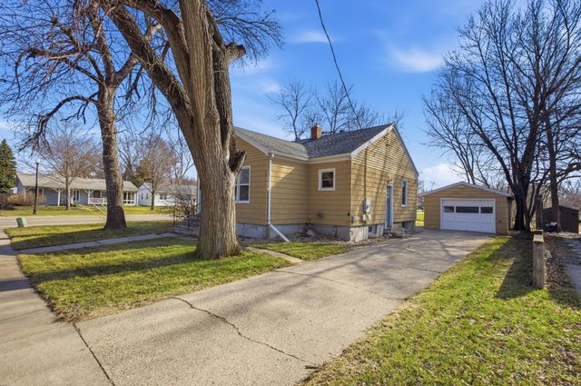 1841 3rd Street N, Fargo, ND 58102