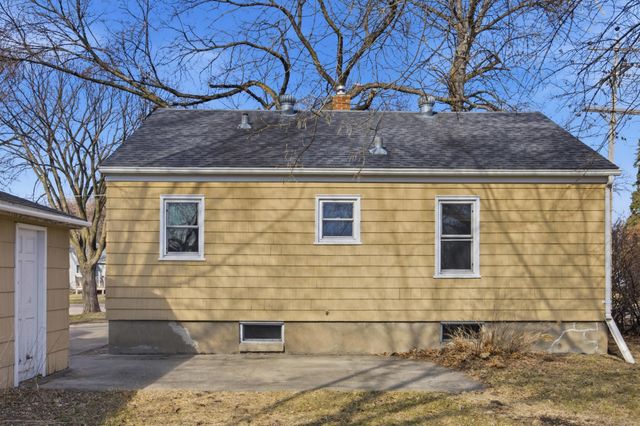 1841 3rd Street N, Fargo, ND 58102