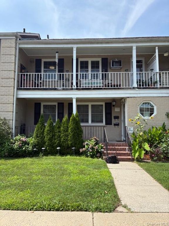 65-50 224 Street B, Oakland Gardens, NY 11364 — exterior