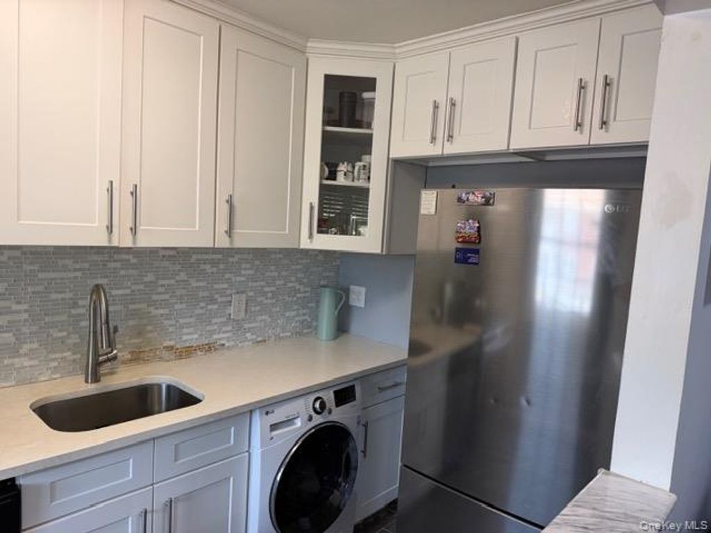 65-50 224 Street B, Oakland Gardens, NY 11364 — photo 5