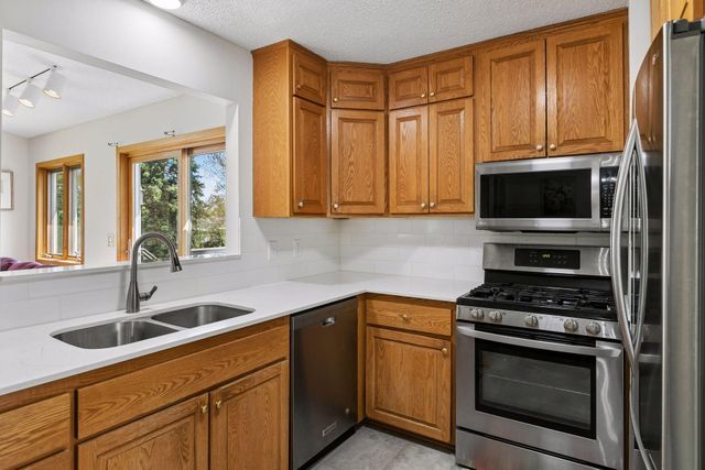 6766 Cottonwood Lane N, Maple Grove, MN 55369