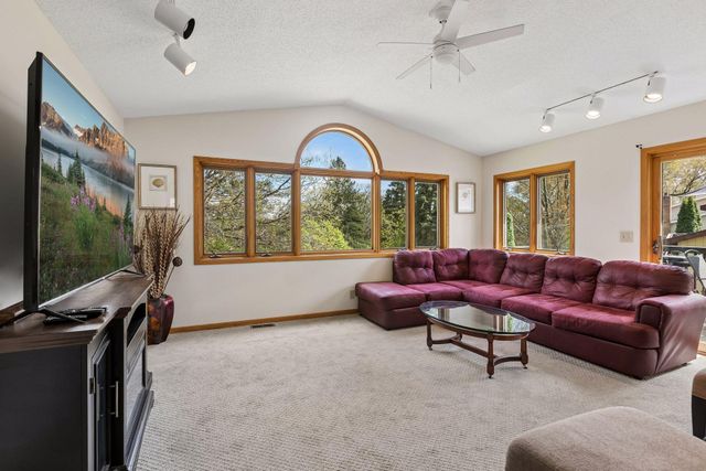 6766 Cottonwood Lane N, Maple Grove, MN 55369