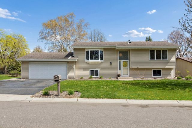 6766 Cottonwood Lane N, Maple Grove, MN 55369