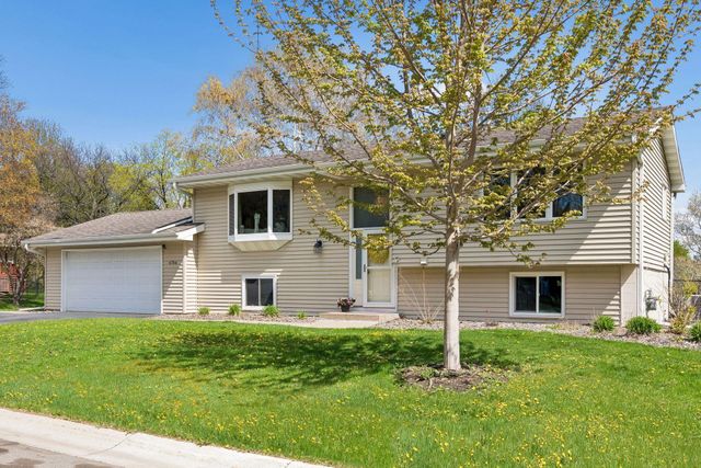 6766 Cottonwood Lane N, Maple Grove, MN 55369