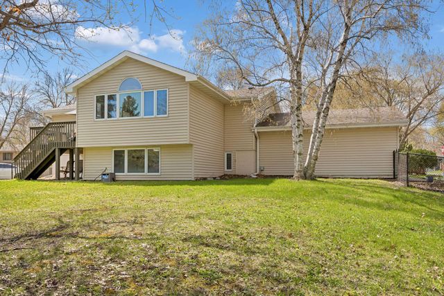 6766 Cottonwood Lane N, Maple Grove, MN 55369