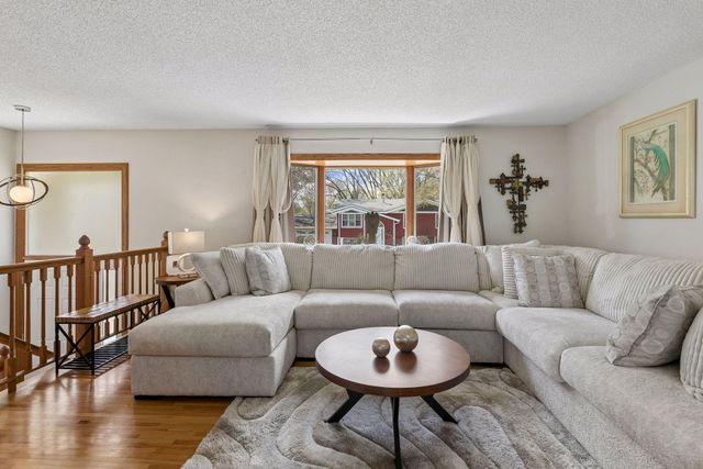 6766 Cottonwood Lane N, Maple Grove, MN 55369