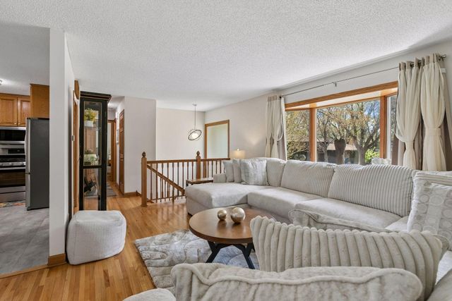 6766 Cottonwood Lane N, Maple Grove, MN 55369