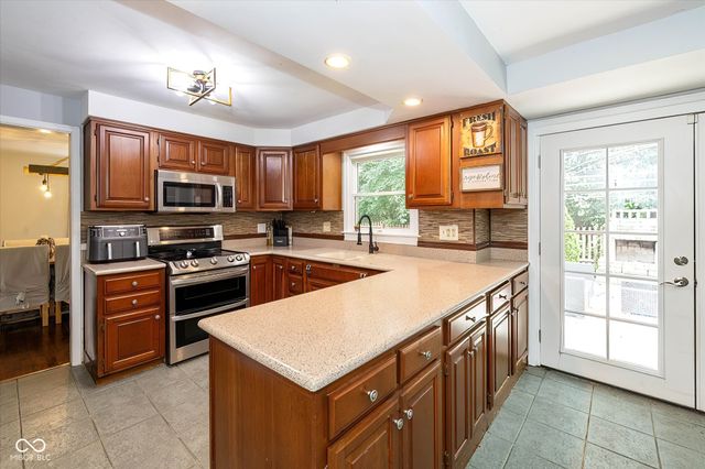 8889 Cholla Road, Indianapolis, IN 46240
