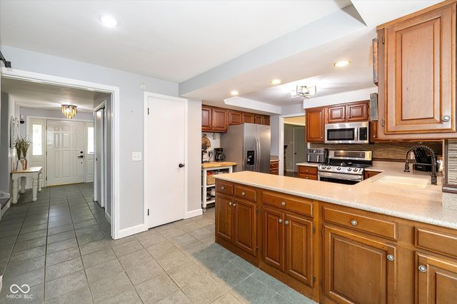 8889 Cholla Road, Indianapolis, IN 46240