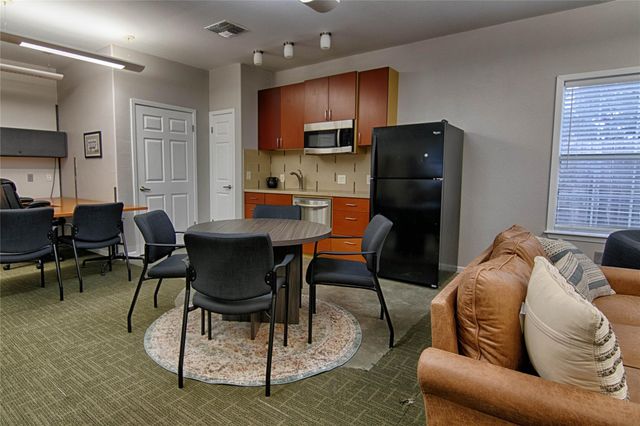 820 N Jefferson ST, La Grange, TX 78945