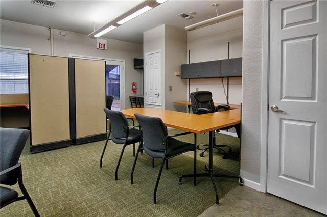 820 N Jefferson ST, La Grange, TX 78945