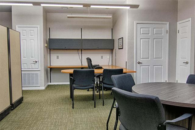 820 N Jefferson ST, La Grange, TX 78945