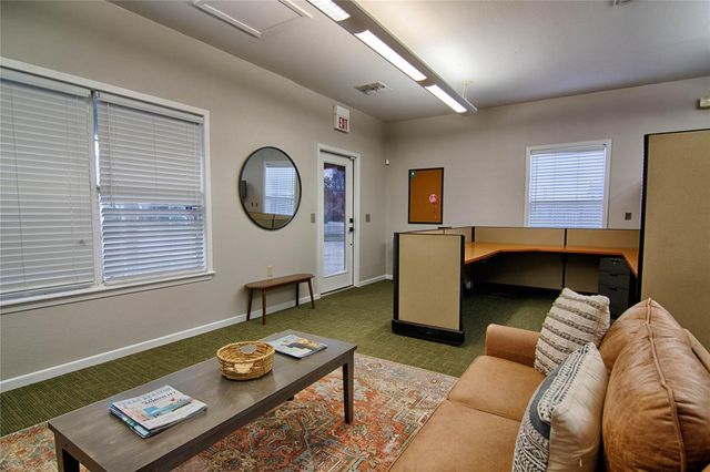 820 N Jefferson ST, La Grange, TX 78945