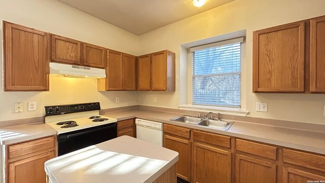 69 LOCKSPRING, San Antonio, TX 78254