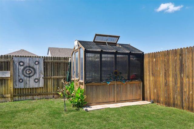 9058 Bowie RDG, Seguin, TX 78155