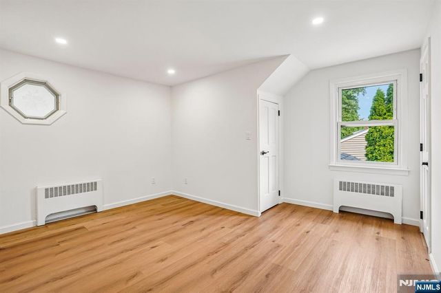 509 Ramapo Valley Road, Oakland, NJ 07436