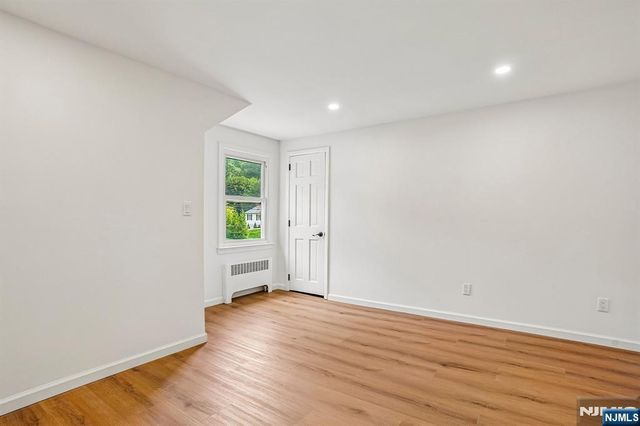 509 Ramapo Valley Road, Oakland, NJ 07436