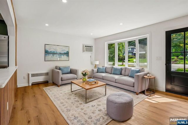 509 Ramapo Valley Road, Oakland, NJ 07436