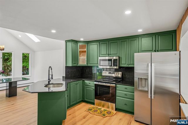 509 Ramapo Valley Road, Oakland, NJ 07436