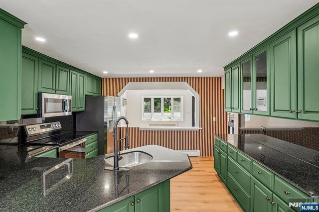 509 Ramapo Valley Road, Oakland, NJ 07436