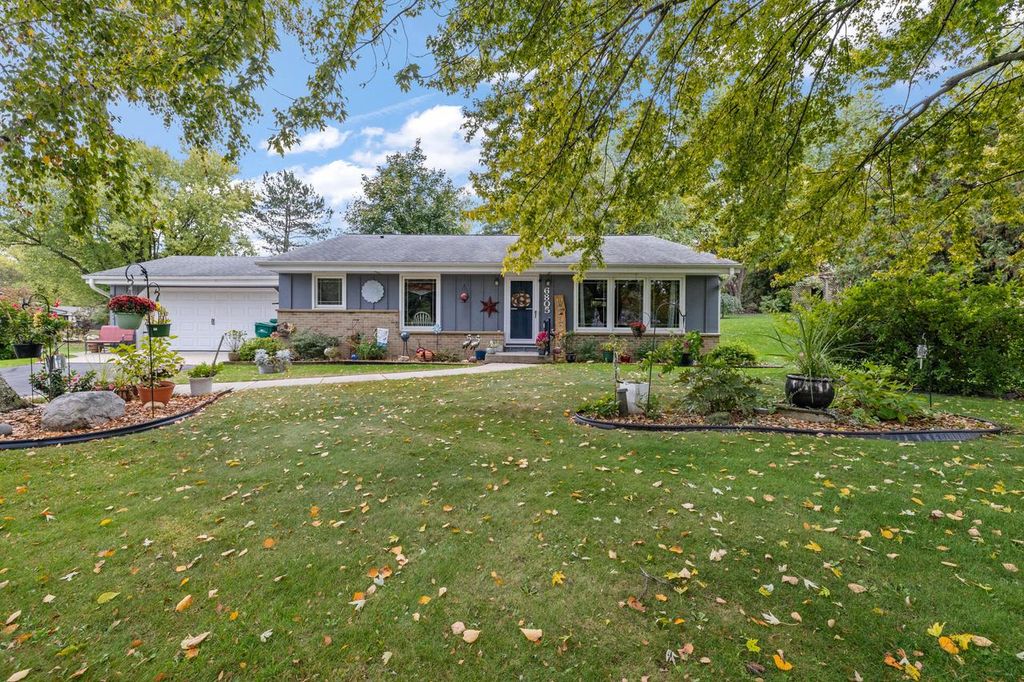 6805 Lee ROAD, Hartford, WI 53027