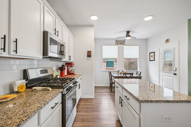 1702 River Crossing Drive, Anna, TX 75409