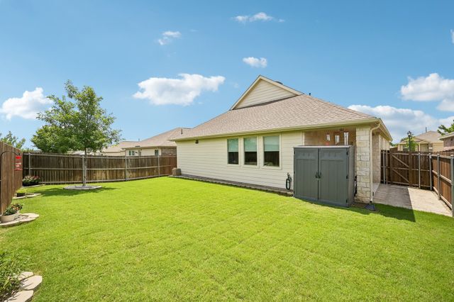 1702 River Crossing Drive, Anna, TX 75409