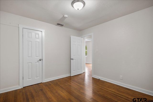2001 E Lake, Tyler, TX 75701