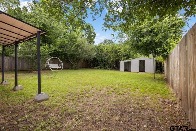 2001 E Lake, Tyler, TX 75701
