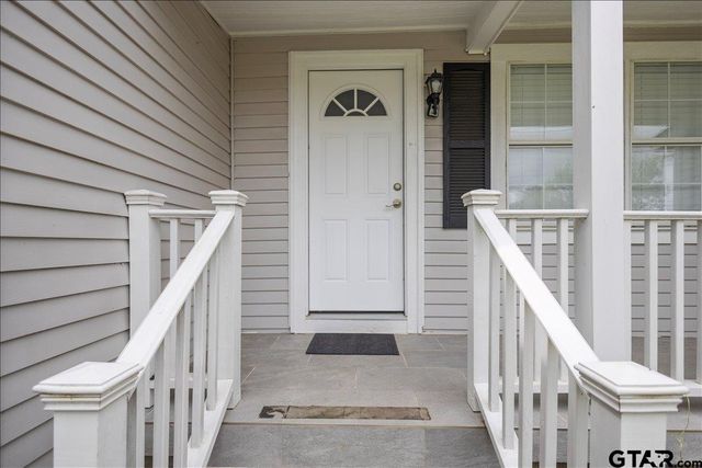2001 E Lake, Tyler, TX 75701