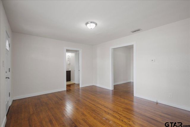 2001 E Lake, Tyler, TX 75701