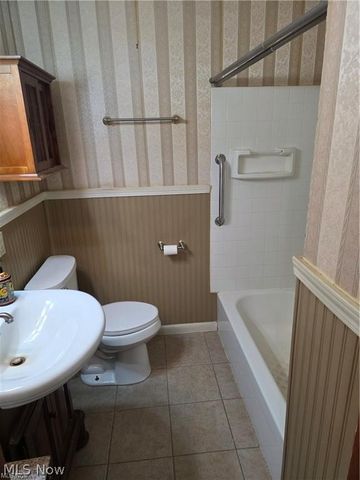 490 Bonshire Road, Akron, OH 44319