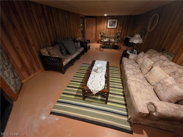 490 Bonshire Road, Akron, OH 44319