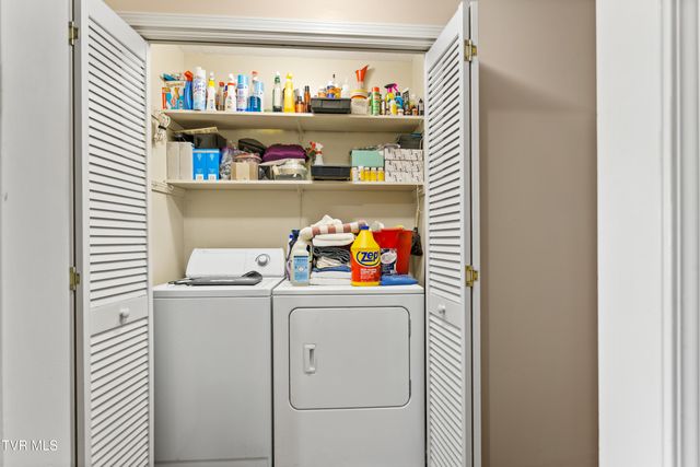 100 Wonderland Drive 5d, Abingdon, VA 24211