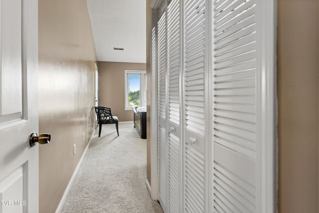 100 Wonderland Drive 5d, Abingdon, VA 24211
