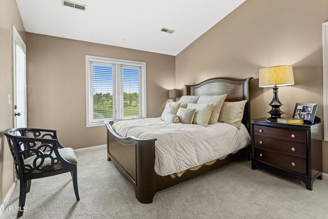 100 Wonderland Drive 5d, Abingdon, VA 24211